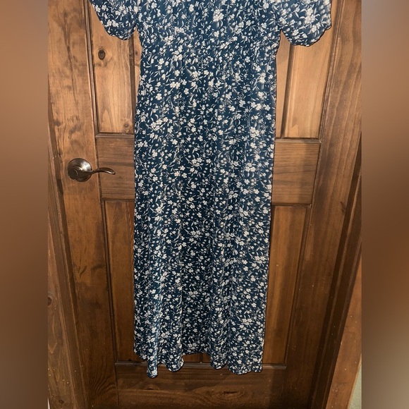 Women's Floral Front Tie Midi Dress - Picture 8 of 8